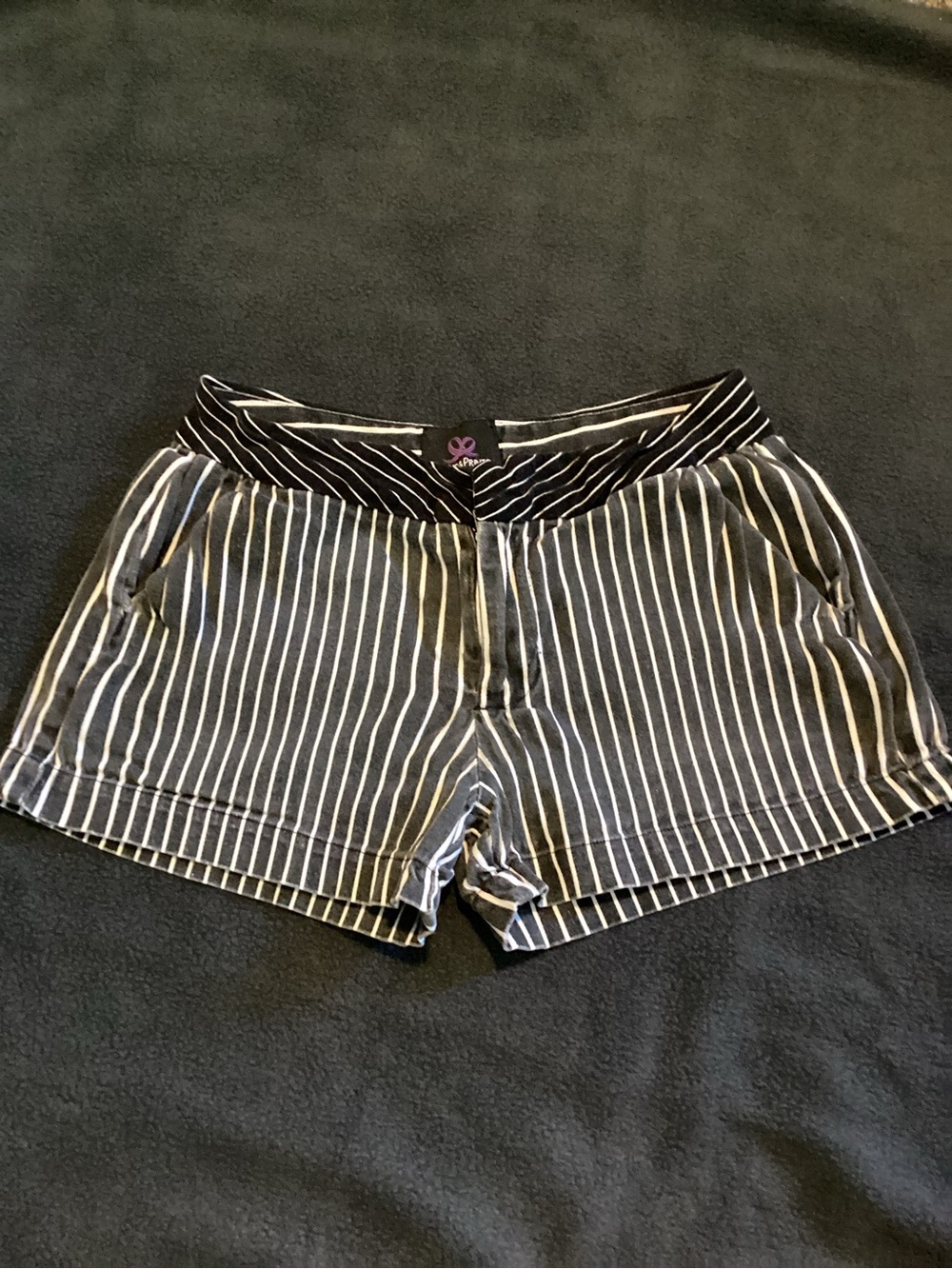 Plains & Prints Black and White Striped Women’s Shorts size 4